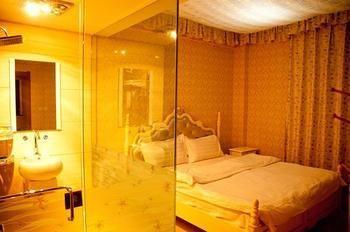 Lucky 5 Million Express Hotel Yuxi Kunming Eksteriør billede